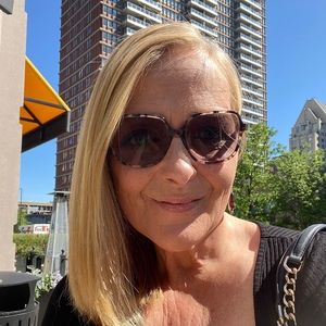 Meet your Posher, Regina